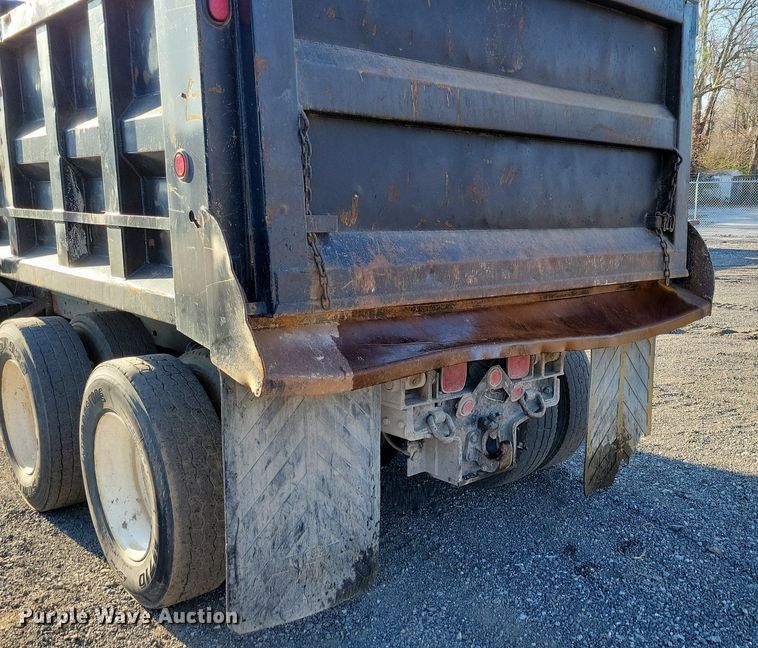 image for item DK4225 1997 Volvo WCA dump truck