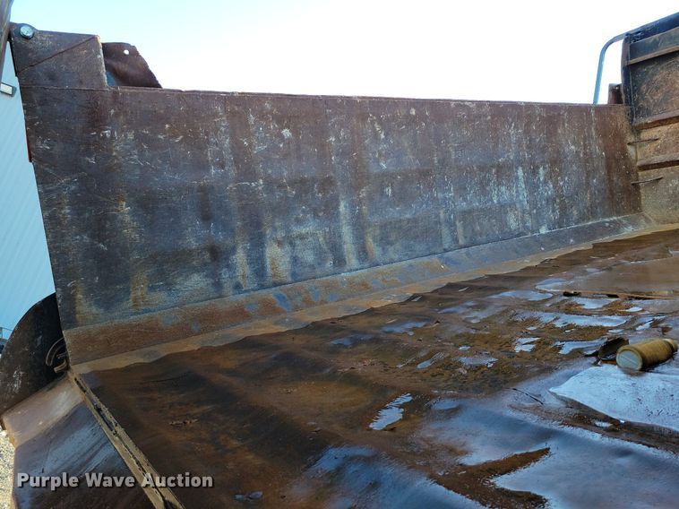 image for item DK4225 1997 Volvo WCA dump truck