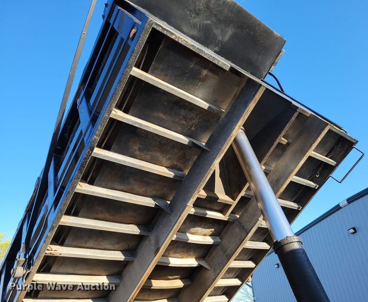 image for item DK4225 1997 Volvo WCA dump truck