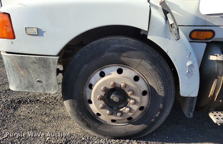 image for item DK4225 1997 Volvo WCA dump truck