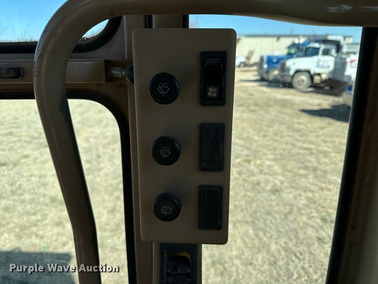 image for item DK6802 2007 Caterpillar 140H VHP motor grader