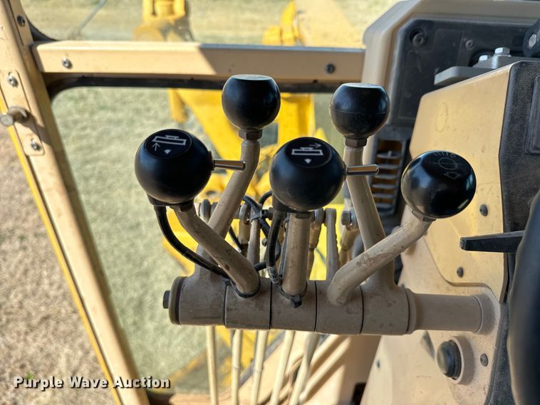 image for item DK6802 2007 Caterpillar 140H VHP motor grader