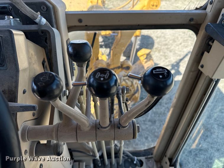 image for item DK6802 2007 Caterpillar 140H VHP motor grader