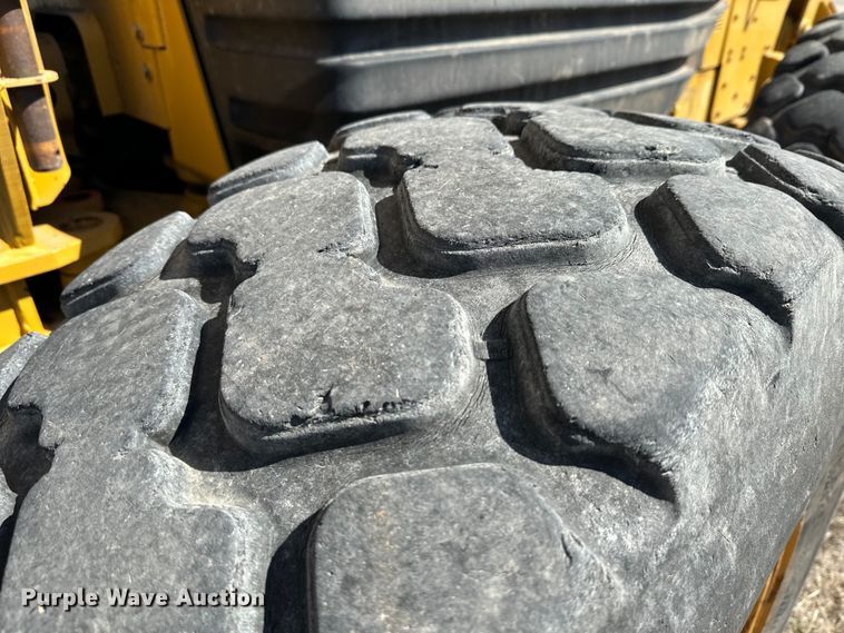 image for item DK6802 2007 Caterpillar 140H VHP motor grader