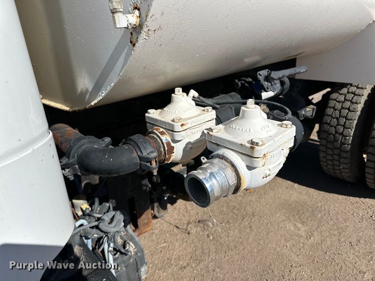 image for item DM2707 2014 Freightliner  Business Class M2 water truck
