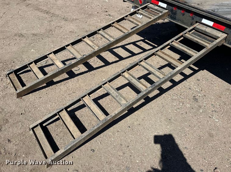 image for item DM2708 2014 Maxey equipment trailer