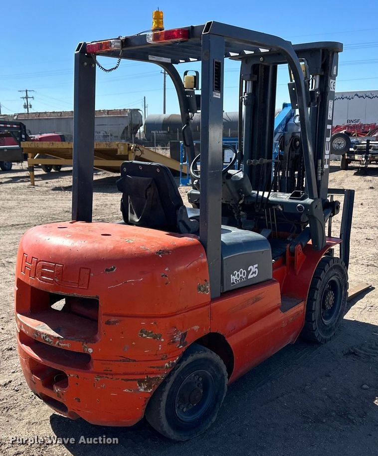 image for item DM2711 Heli CPCD25 forklift