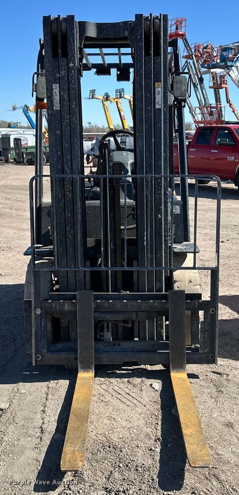 image for item DM2712 Nissan 25 forklift