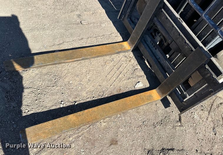 image for item DM2712 Nissan 25 forklift