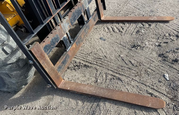 image for item DM2714 2013 JCB 930 forklift