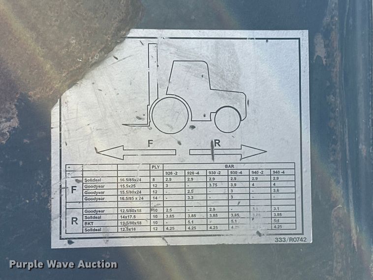 image for item DM2714 2013 JCB 930 forklift