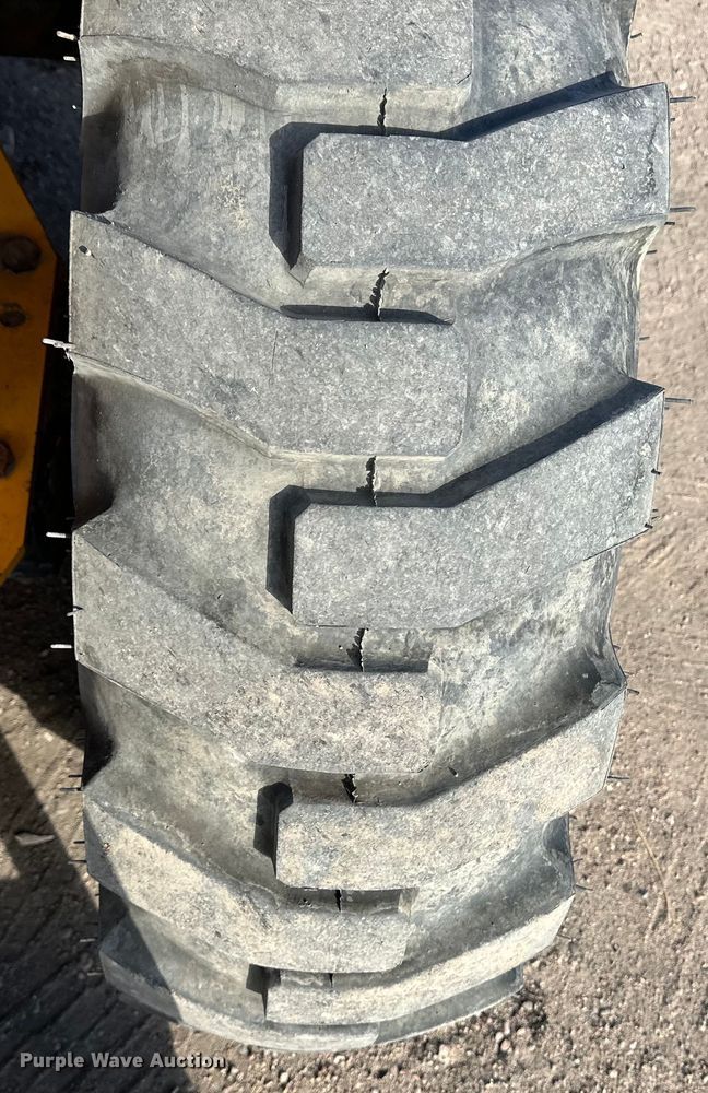 image for item DM2714 2013 JCB 930 forklift