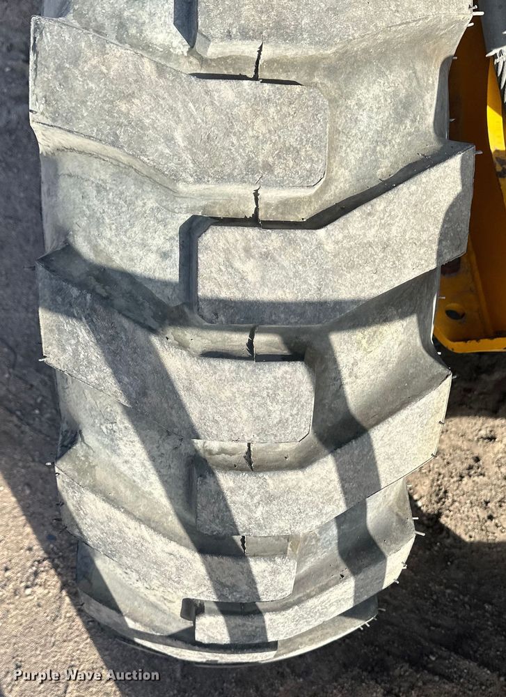 image for item DM2714 2013 JCB 930 forklift