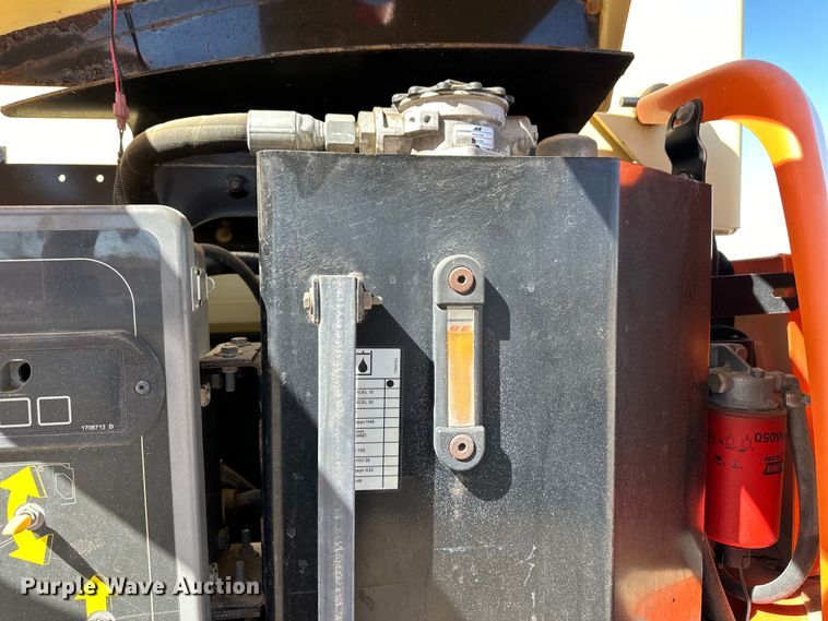 image for item DM2716 2014 JLG 450AJ Series II boom lift