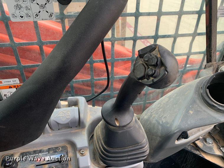 image for item DM7787 2021 Kubota SVL 97-2 skid steer loader