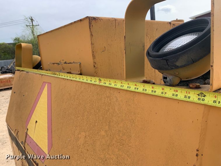 image for item DM7788 Hyster C530A pneumatic roller