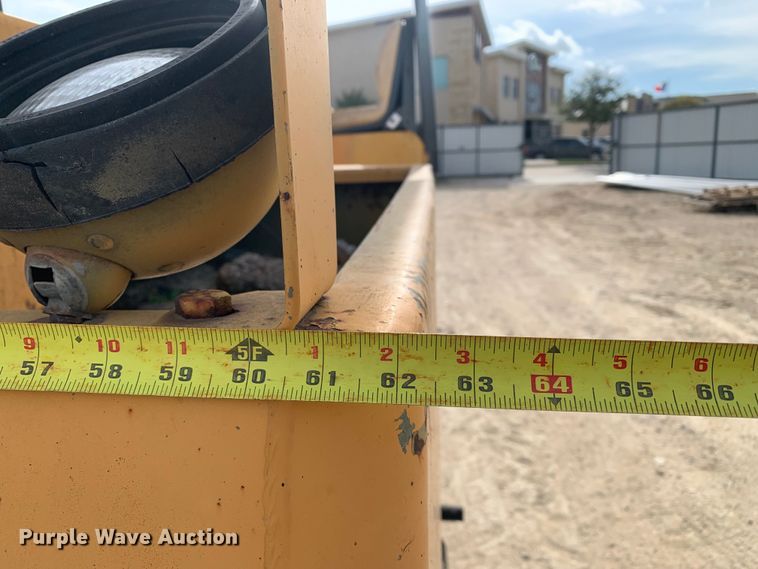 image for item DM7788 Hyster C530A pneumatic roller