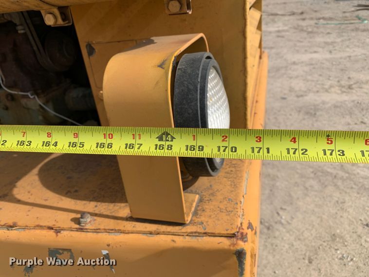 image for item DM7788 Hyster C530A pneumatic roller