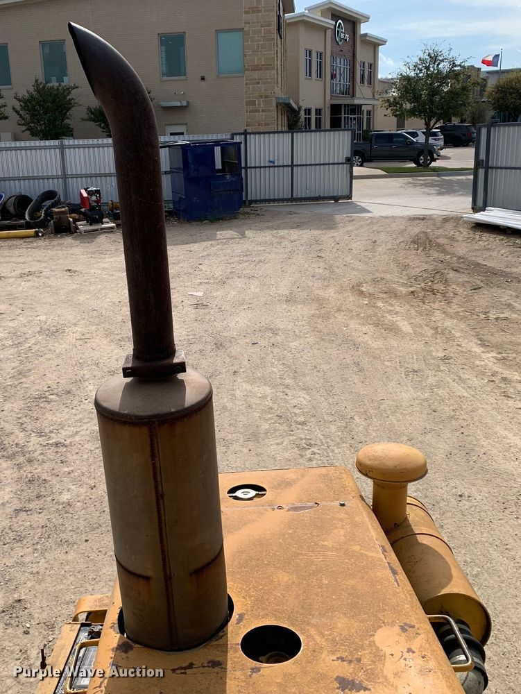 image for item DM7788 Hyster C530A pneumatic roller