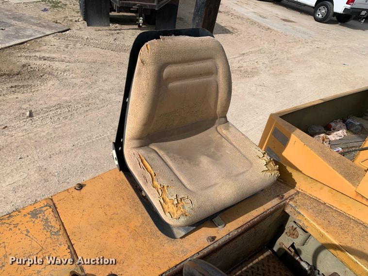 image for item DM7788 Hyster C530A pneumatic roller