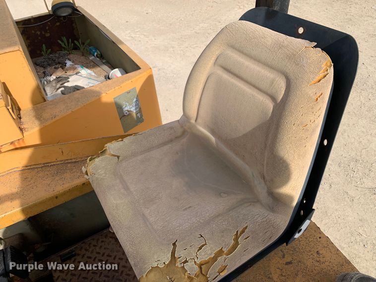 image for item DM7788 Hyster C530A pneumatic roller