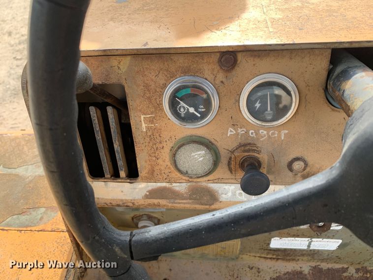 image for item DM7788 Hyster C530A pneumatic roller