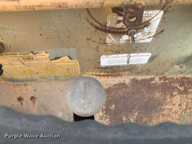 image for item DM7788 Hyster C530A pneumatic roller