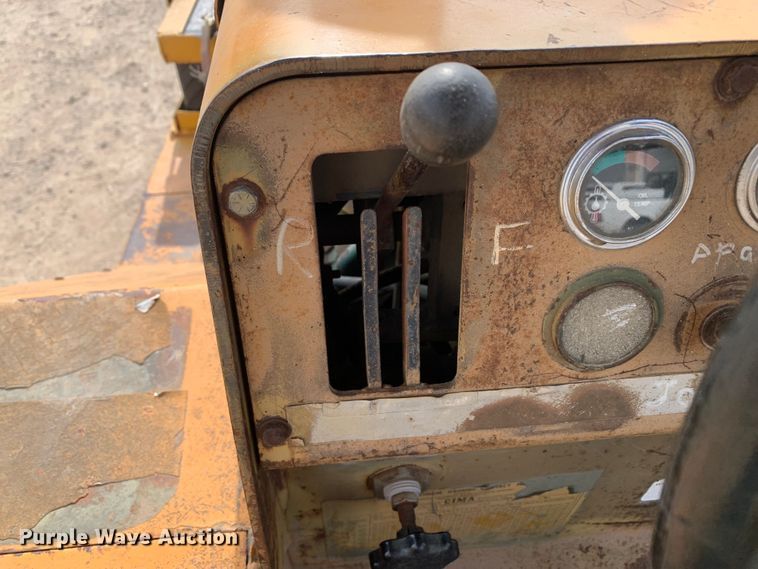 image for item DM7788 Hyster C530A pneumatic roller