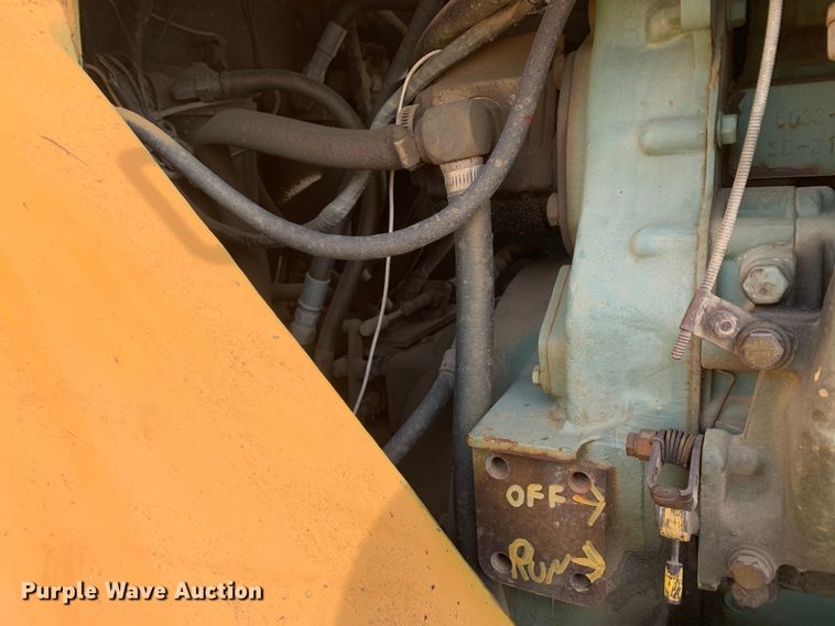 image for item DM7788 Hyster C530A pneumatic roller