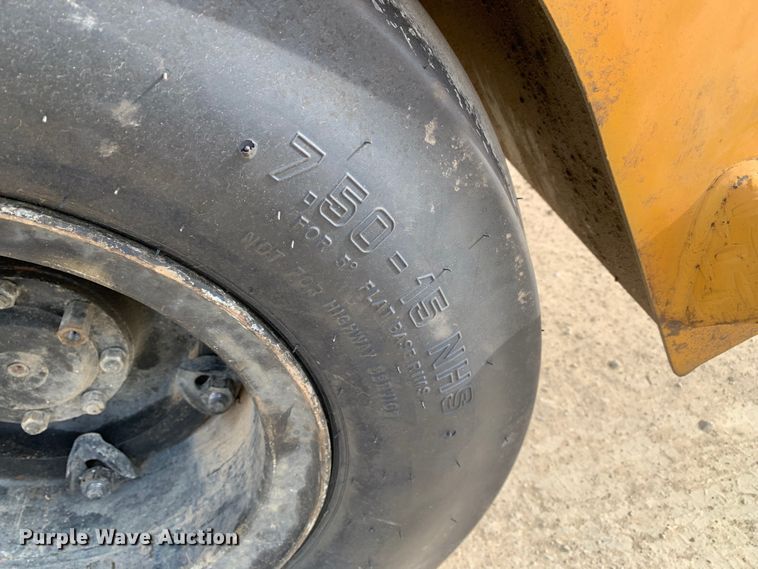 image for item DM7788 Hyster C530A pneumatic roller