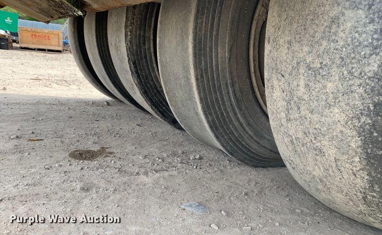 image for item DM7788 Hyster C530A pneumatic roller