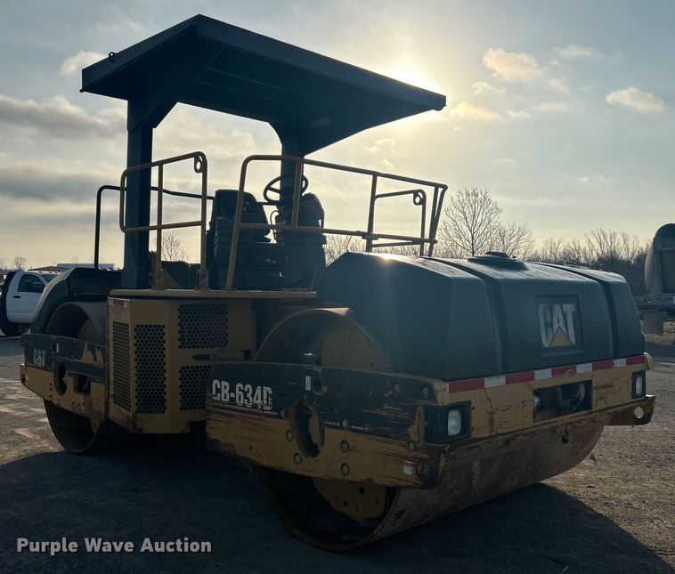 image for item DO1001 2002 Caterpillar CB-634D double drum vibratory roller
