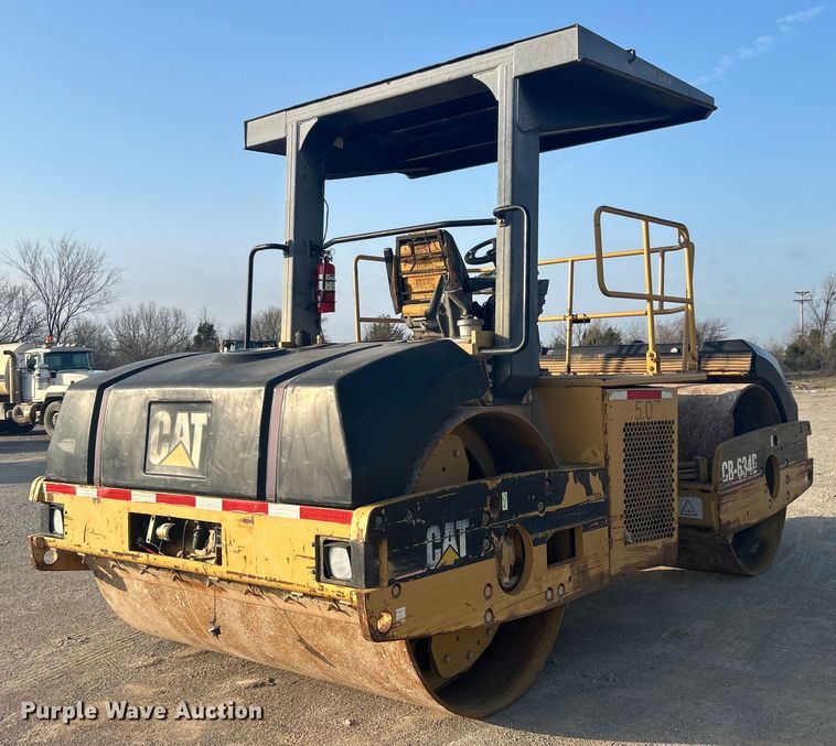 image for item DO1001 2002 Caterpillar CB-634D double drum vibratory roller