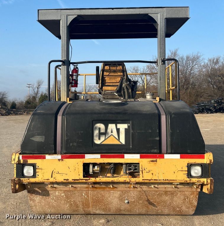 image for item DO1001 2002 Caterpillar CB-634D double drum vibratory roller