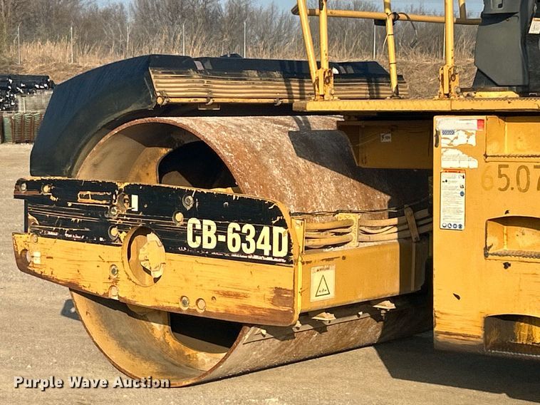 image for item DO1001 2002 Caterpillar CB-634D double drum vibratory roller