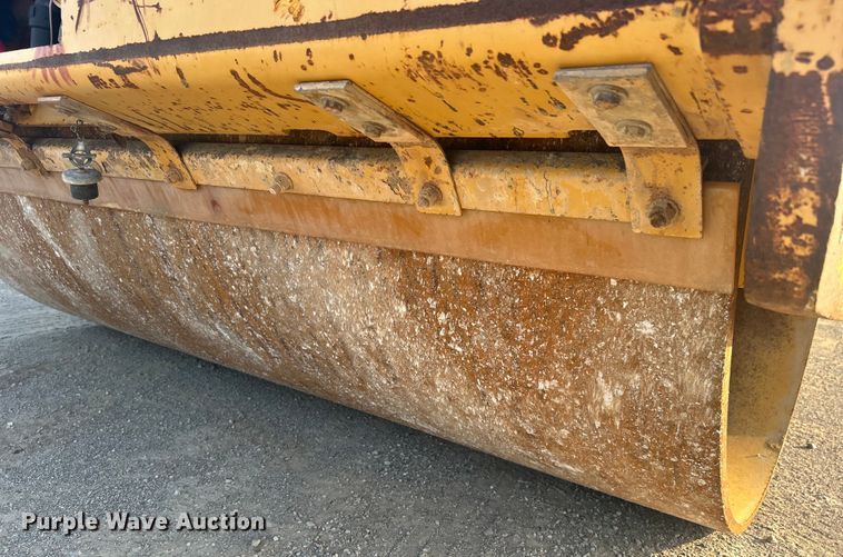 image for item DO1001 2002 Caterpillar CB-634D double drum vibratory roller