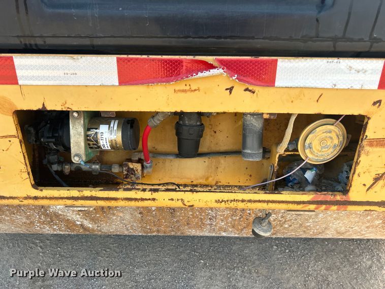 image for item DO1001 2002 Caterpillar CB-634D double drum vibratory roller