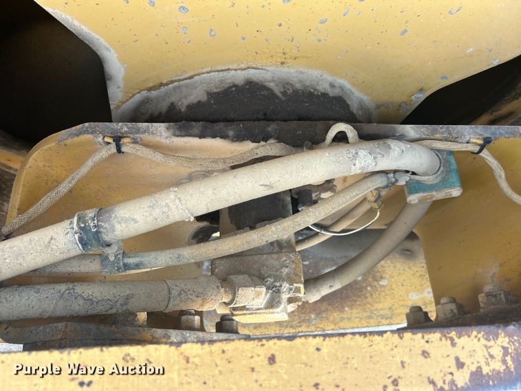 image for item DO1001 2002 Caterpillar CB-634D double drum vibratory roller