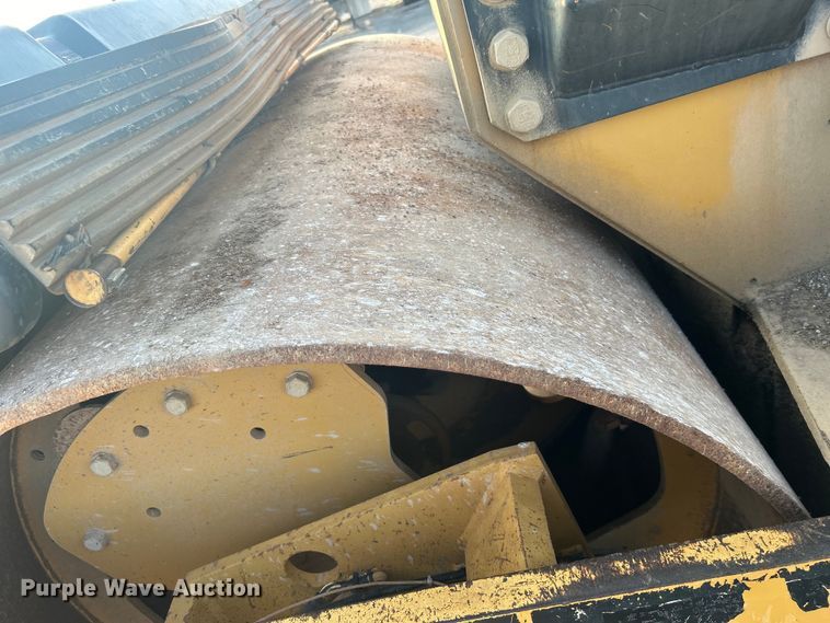 image for item DO1001 2002 Caterpillar CB-634D double drum vibratory roller