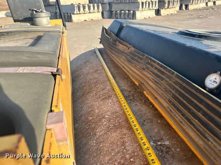 image for item DO1001 2002 Caterpillar CB-634D double drum vibratory roller