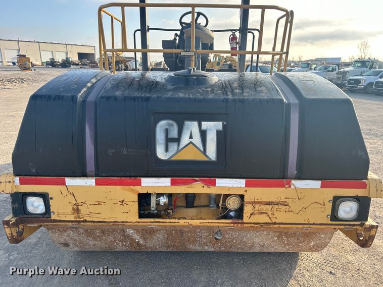 image for item DO1001 2002 Caterpillar CB-634D double drum vibratory roller