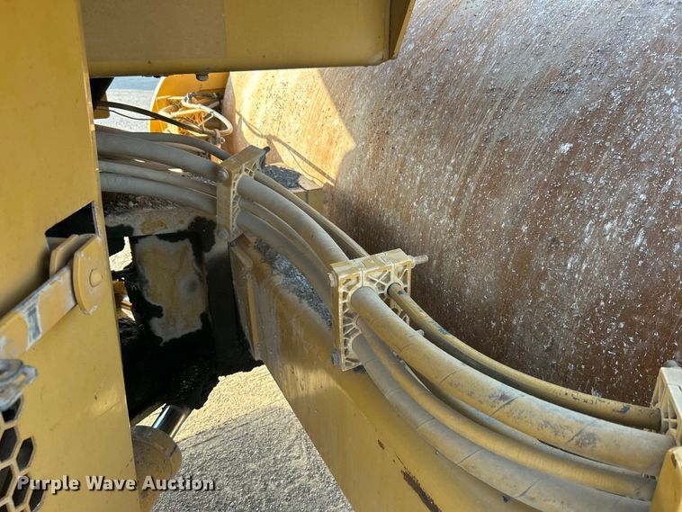 image for item DO1001 2002 Caterpillar CB-634D double drum vibratory roller