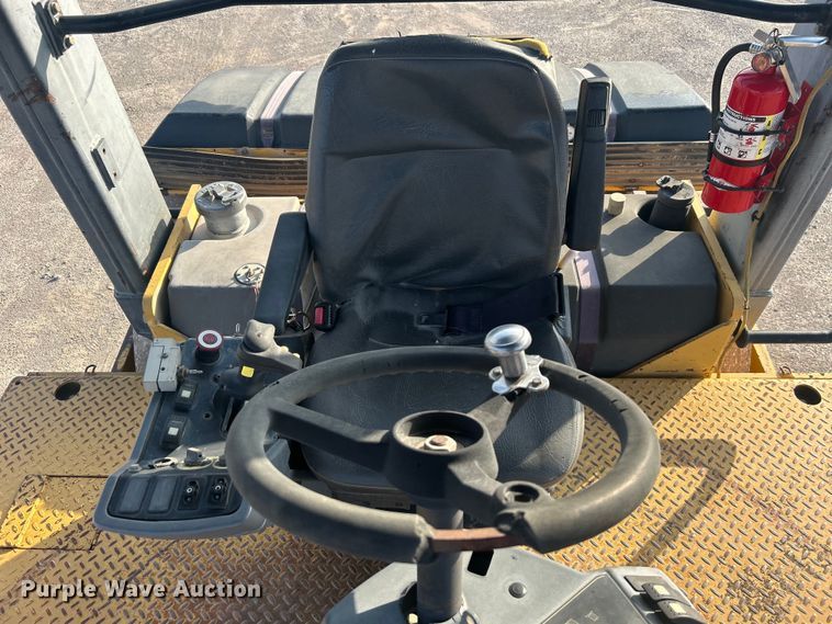 image for item DO1001 2002 Caterpillar CB-634D double drum vibratory roller