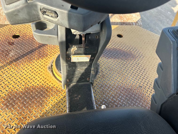 image for item DO1001 2002 Caterpillar CB-634D double drum vibratory roller