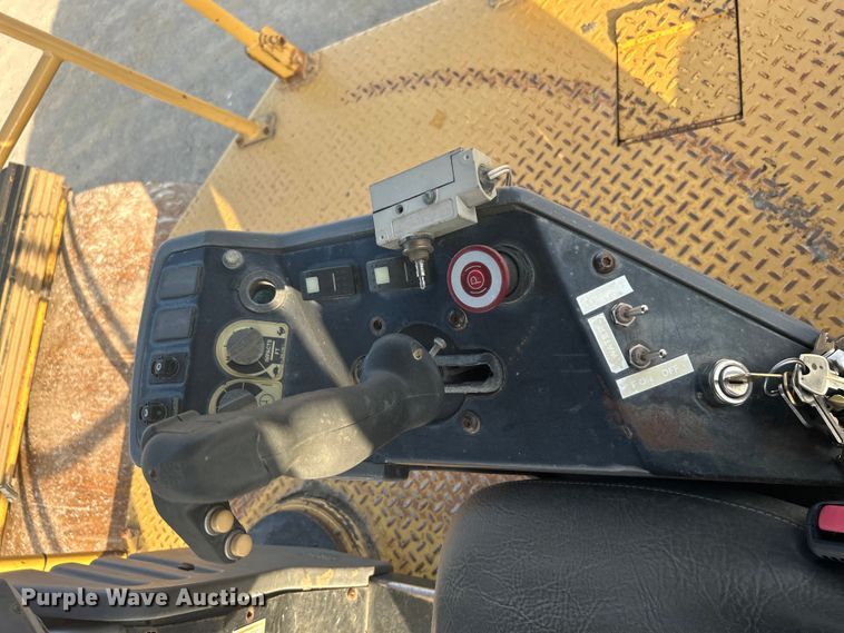 image for item DO1001 2002 Caterpillar CB-634D double drum vibratory roller