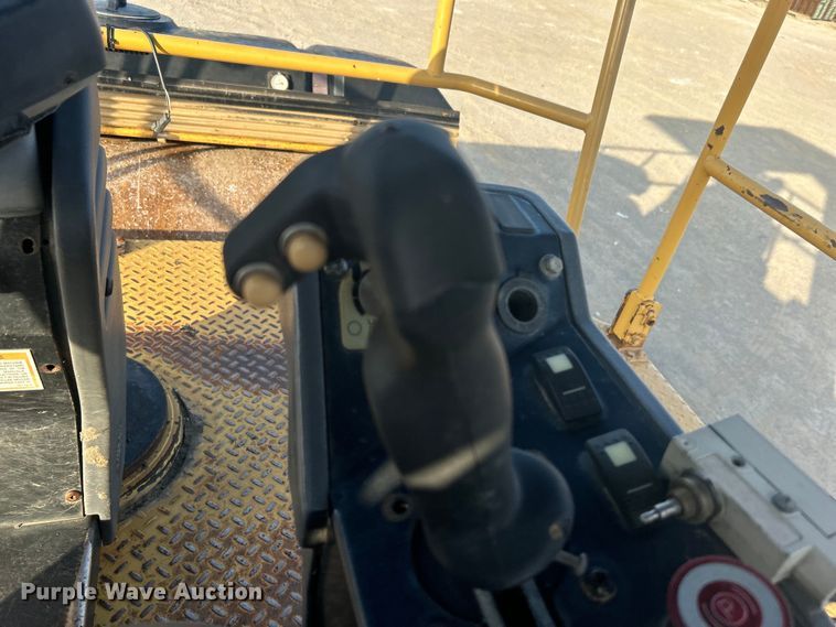 image for item DO1001 2002 Caterpillar CB-634D double drum vibratory roller