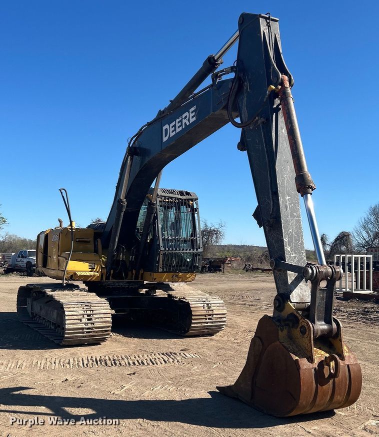 image for item DO1016 2011 John Deere 200D LC excavator