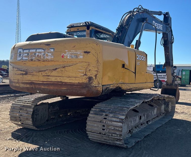 image for item DO1016 2011 John Deere 200D LC excavator