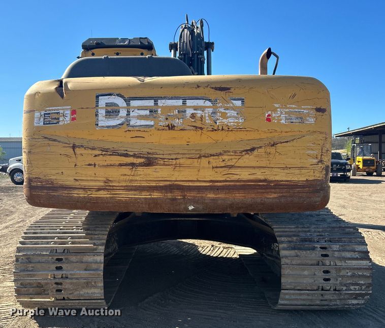 image for item DO1016 2011 John Deere 200D LC excavator