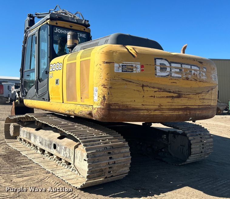 image for item DO1016 2011 John Deere 200D LC excavator